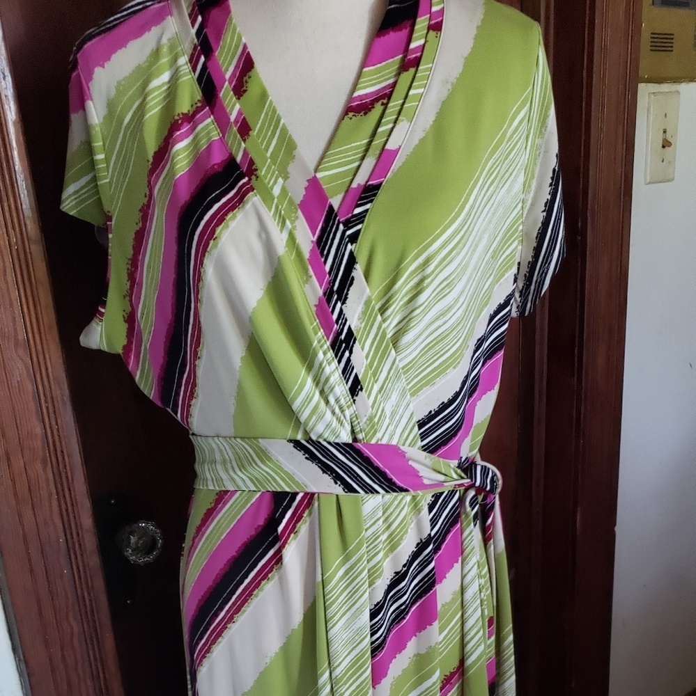 EUC LIZ CLAIBORNE wrap around dress